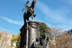 3 Estatue place de Beaux-arts