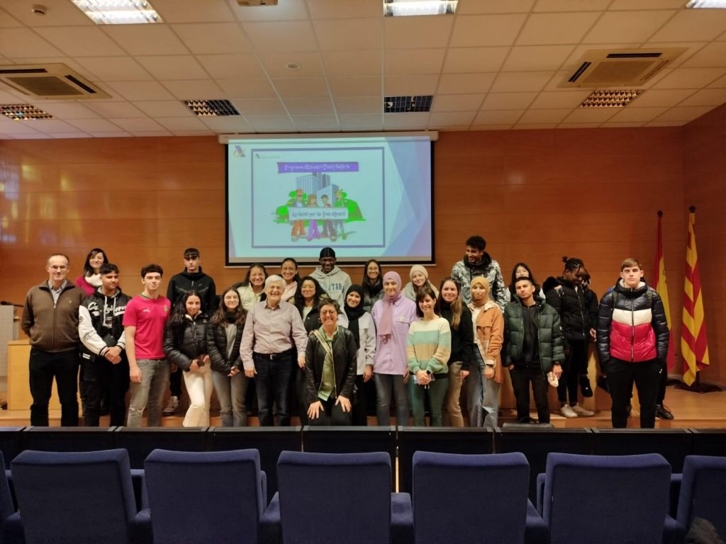 La importància de conèixer l'Agència Tributària: la visita de l'alumnat de cicles formatius