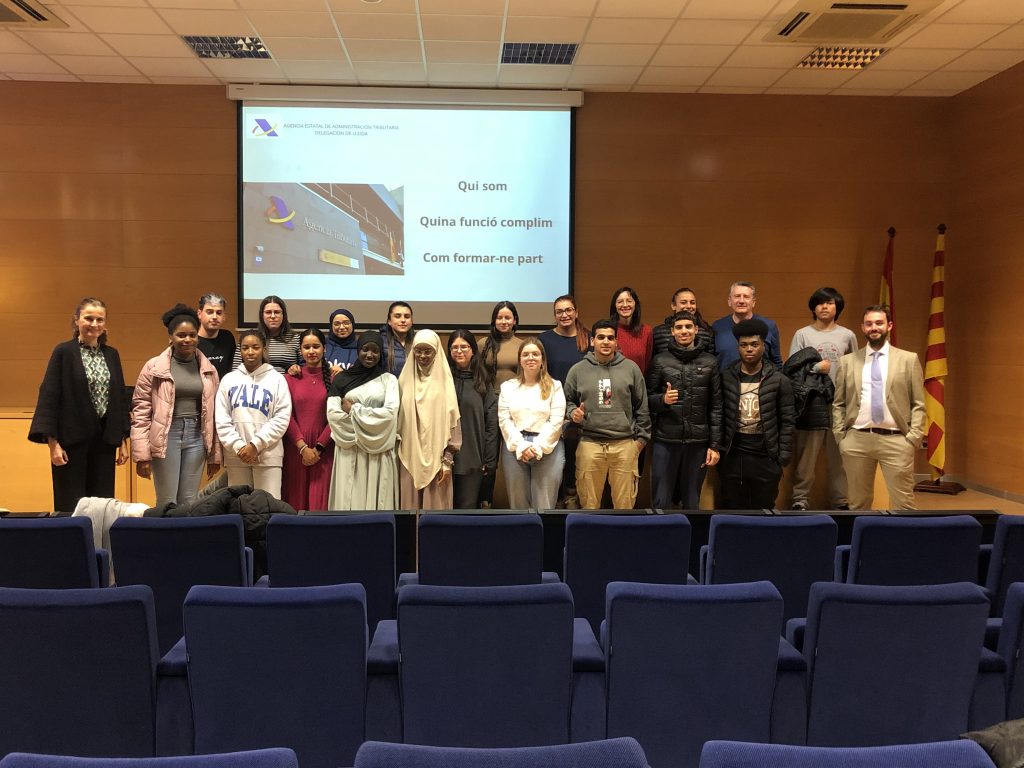 Alumnat d'administratiu visita a l'Agència Tributària a Lleida