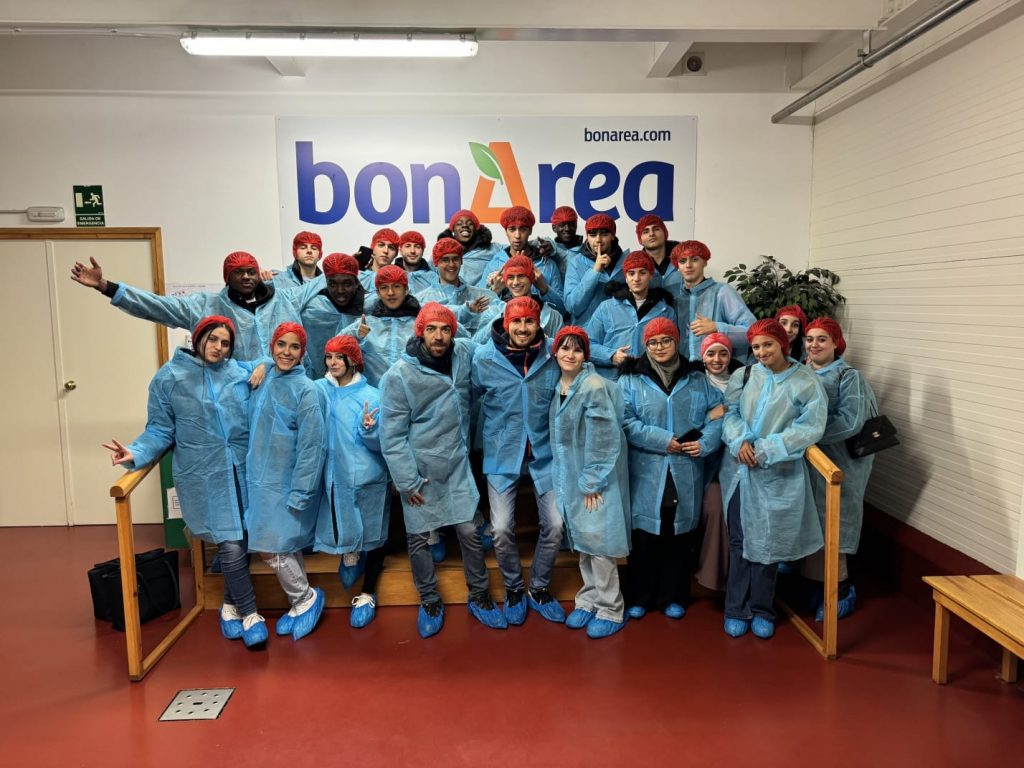 Alumnat de la família d'Administració visita l'empresa BonÀrea i Penelles