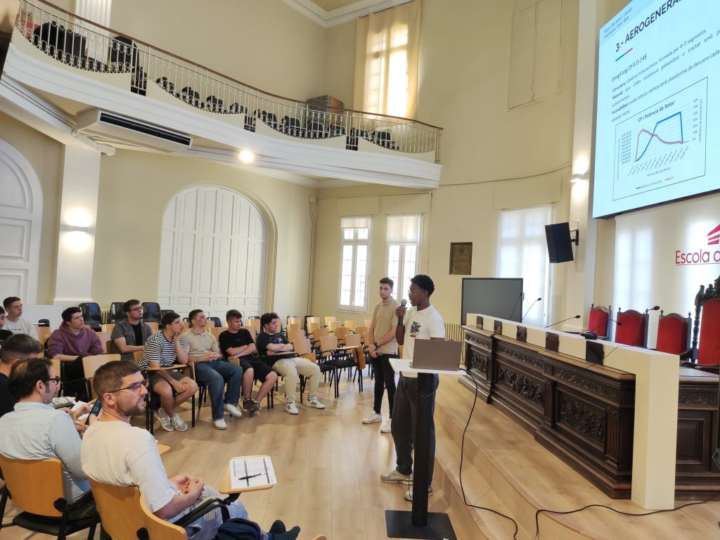 El vent com a repte: futurs tècnics presenten un projecte integral de parc eòlic a l’Escola del Treball